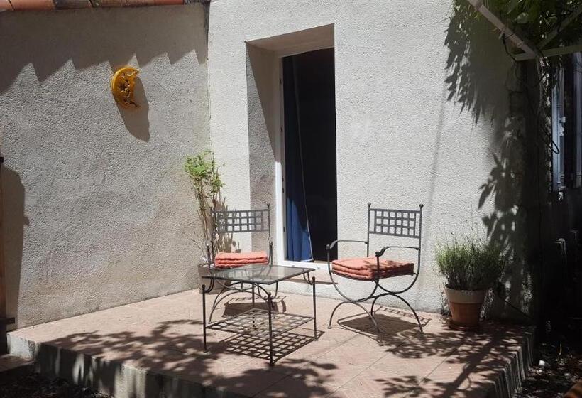 اتاق استاندارد با چشم‌انداز باغ, Domaine De Bonnet