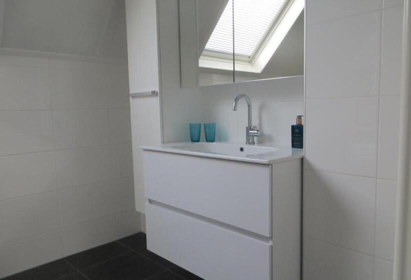Standard room with outdoor bath, B&b Biesehof