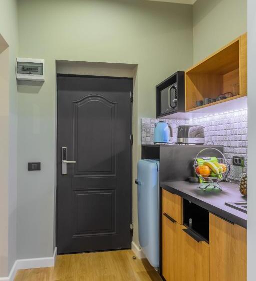 استودیوی لوکس, Emil Balaban Luxury Apart