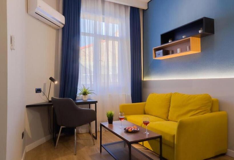 استودیوی لوکس, Emil Balaban Luxury Apart