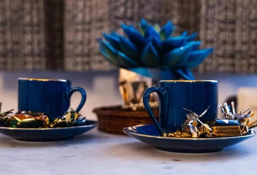Номер Стандарт, A La Villa Perroy Les Chambres Sont Spacieuses Et Les Petit Déjeuners Offerts