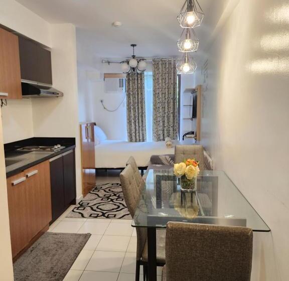 Студия Стандарт, Northpoint Condo Free Airport Pick Up For 3 Nights Stay Or More