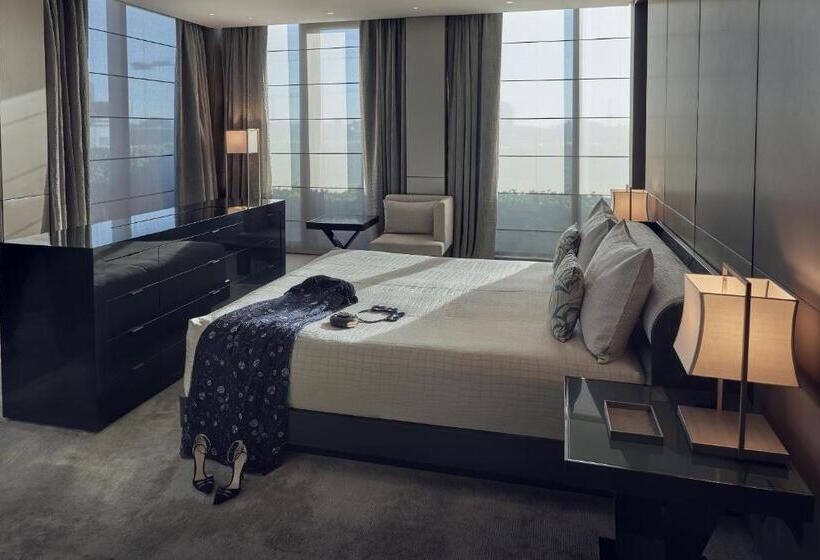 سوئیت با چشم‌انداز, Armani Hotel Milano