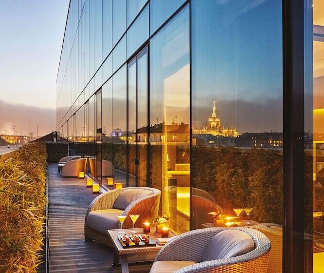 سوئیت با چشم‌انداز, Armani Hotel Milano