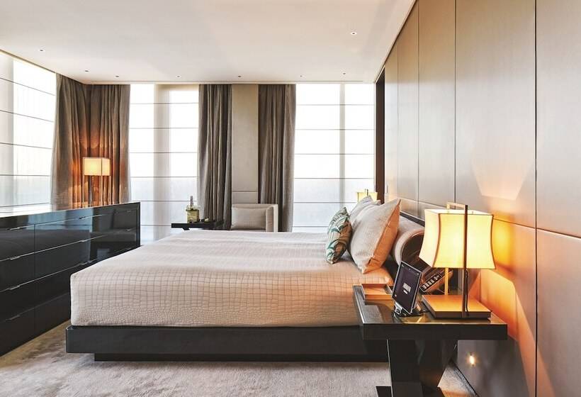 سوئیت با چشم‌انداز, Armani Hotel Milano