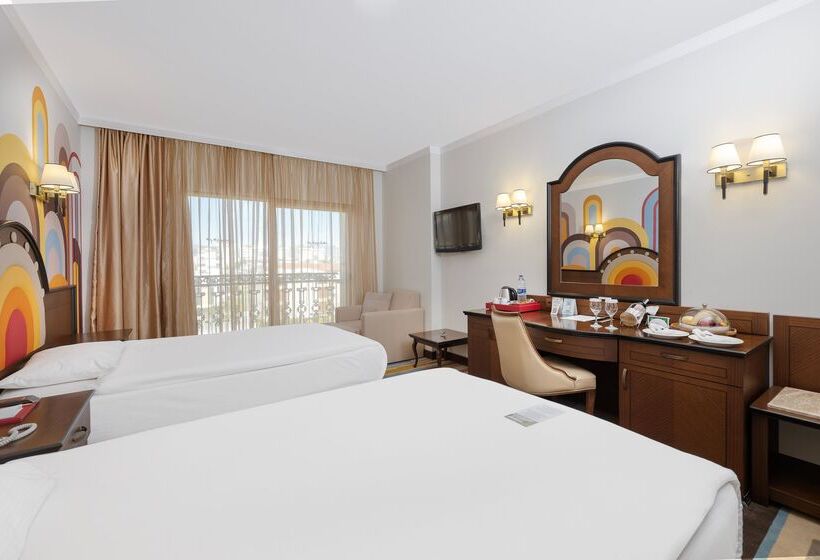 اتاق لوکس با چشم‌انداز شهر, Megasaray Westbeach Antalya