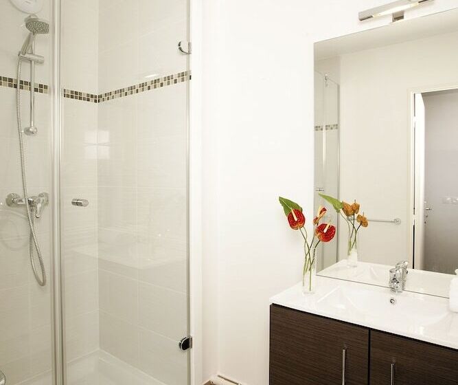 Студия Стандарт, Residhome Paris Guyancourt