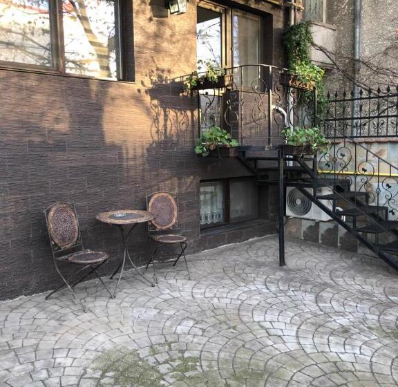 اتاق استاندارد, Studio