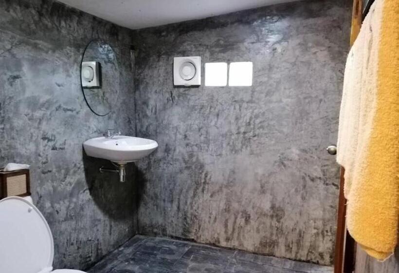 اتاق استاندارد با بالکن, Jungle Guesthouse