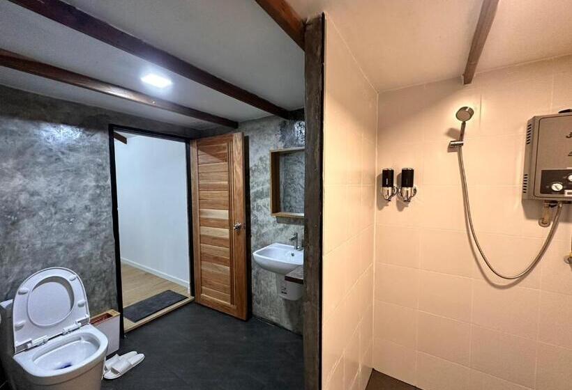 اتاق سوپریور با تخت بزرگ, Jungle Guesthouse