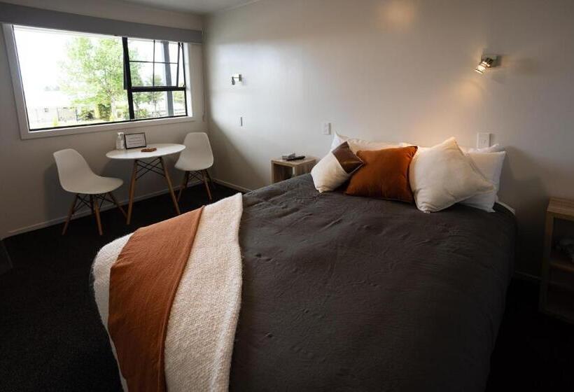 스탠다드 스튜디오, Glenalmond Country Motels