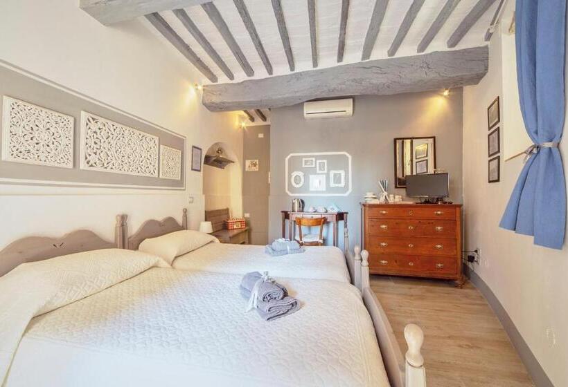 اتاق لوکس, La Lanciotta