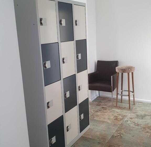 ルームシェアのワンベッド, Hostel Wohnzimmer Essen