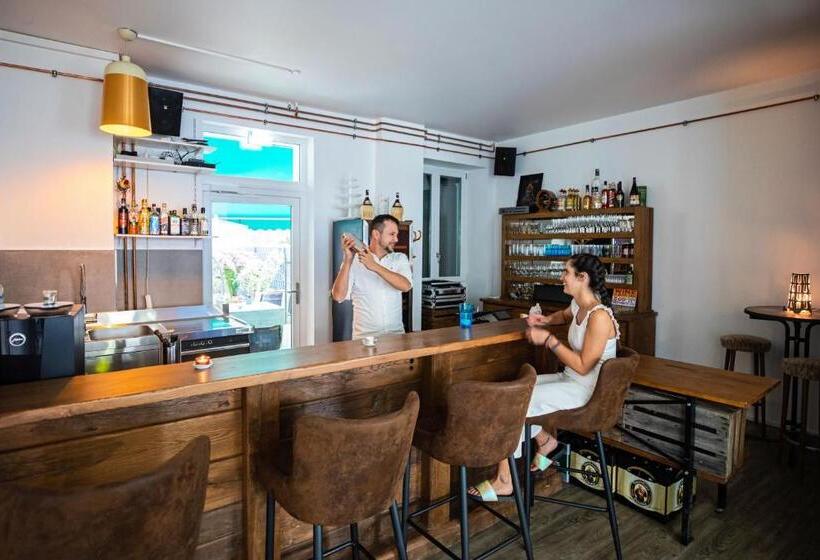 ベーシックルーム, Hostel Wohnzimmer Essen