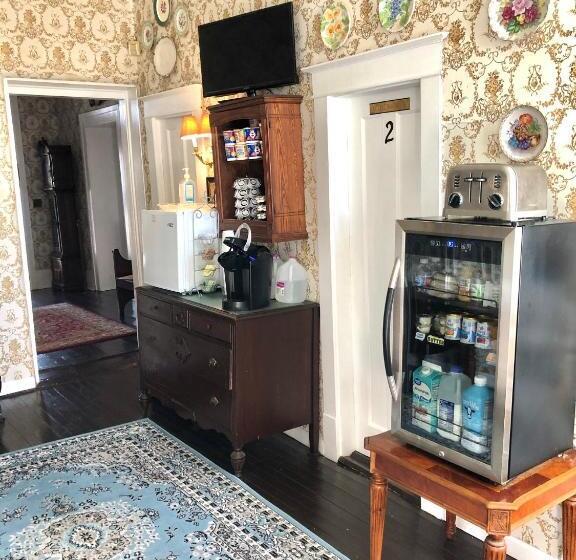 带大床的复式套间, Belmont Inn