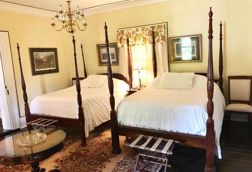 家庭房带园景, Belmont Inn
