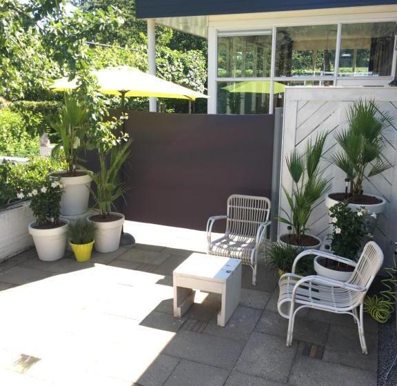Номер Стандарт Вид на Сад, De Tuinkamer     Privé Diner Op De Kamer Mogelijk!!!