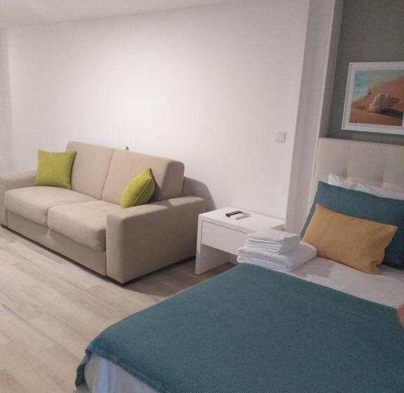 Family Suite, O Palacete