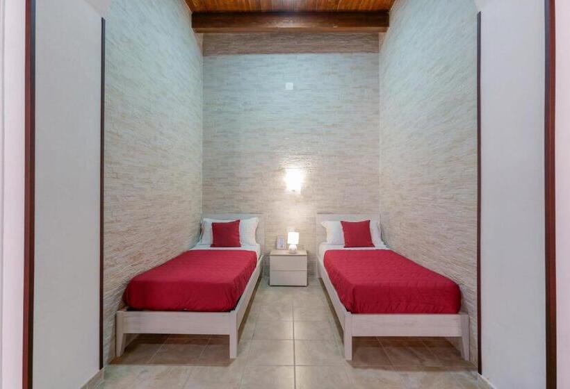 Четырехместный Номер Deluxe, Domos La Corte Ghibellina