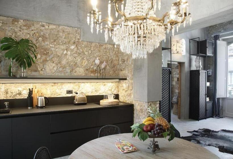 اتاق لوکس با تخت بزرگ, Isonzo Suites