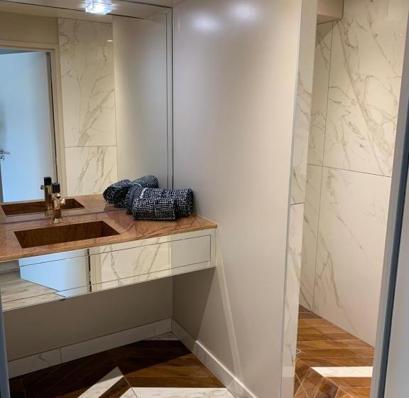 Люкс с Террасой, L Appartement Et Les Suites De Vjl..
