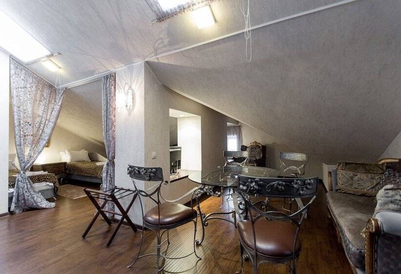 Семейный Номер, Art Hotel Nikolaevsky Posad