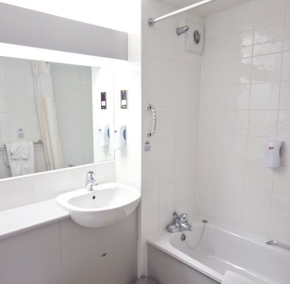 اتاق استاندارد یک نفره, Days Inn London Stansted Airport