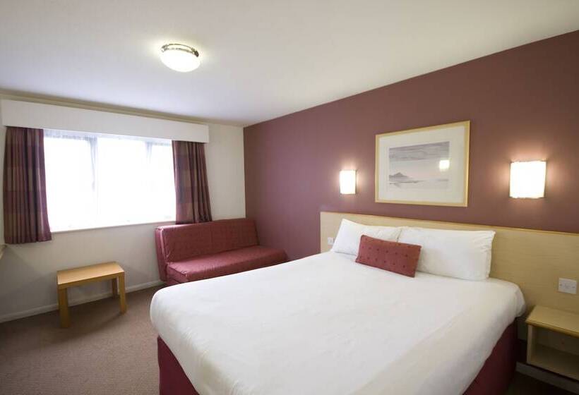اتاق استاندارد یک نفره, Days Inn London Stansted Airport
