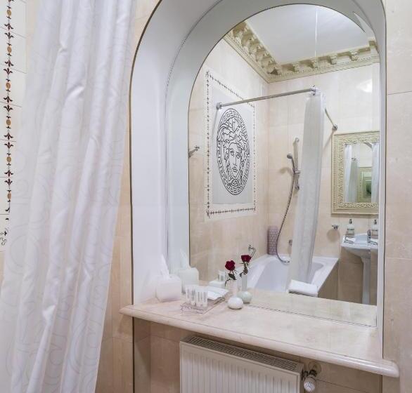 سوییت با چشم‌انداز دریا, La Gioconda Boutique