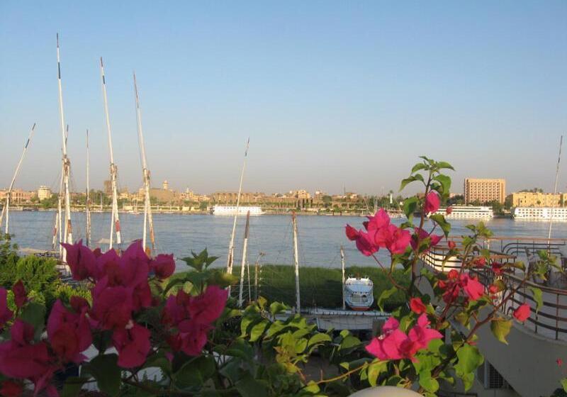 استودیو خانوادگی, Gîte Hôtel Ramla Louxor