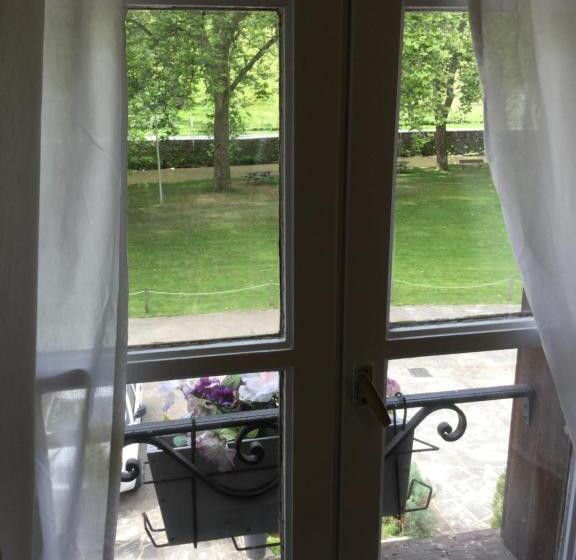 Номер Стандарт, Auberge Henri Iv
