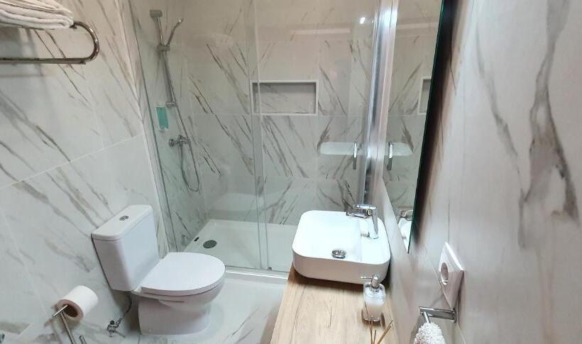 Quarto Triplo Estandar, Nova Delpa Al