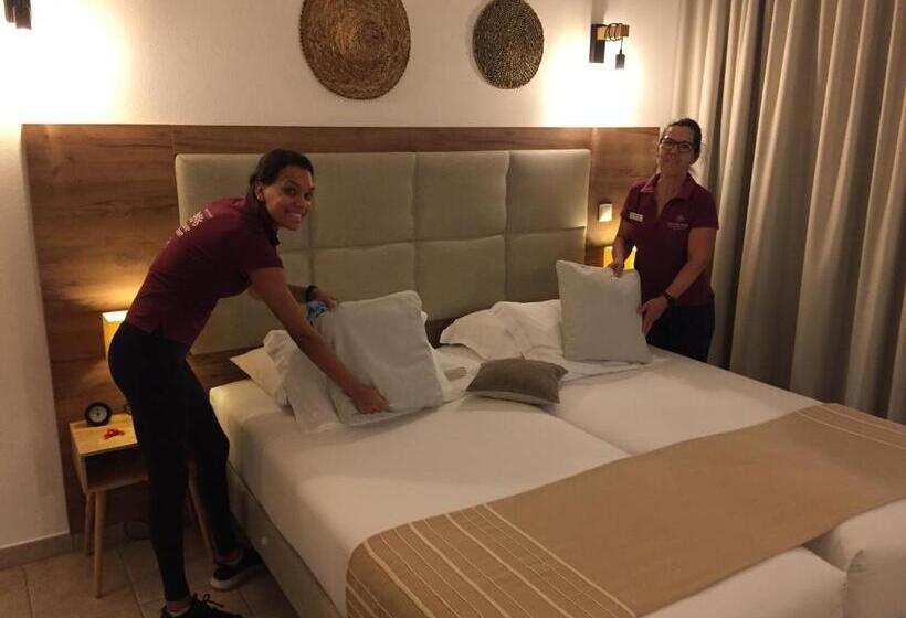 Номер Стандарт с Террасой, Casa Bela Moura, Boutique Hotel & Wine