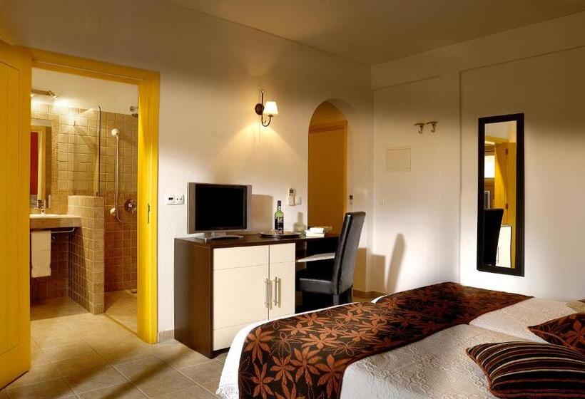 Номер Стандарт с Террасой, Casa Bela Moura, Boutique Hotel & Wine