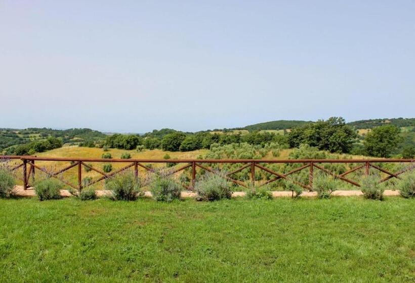 Номер Стандарт Вид на Сад, Agriturismo Poggio Monte Saturnia