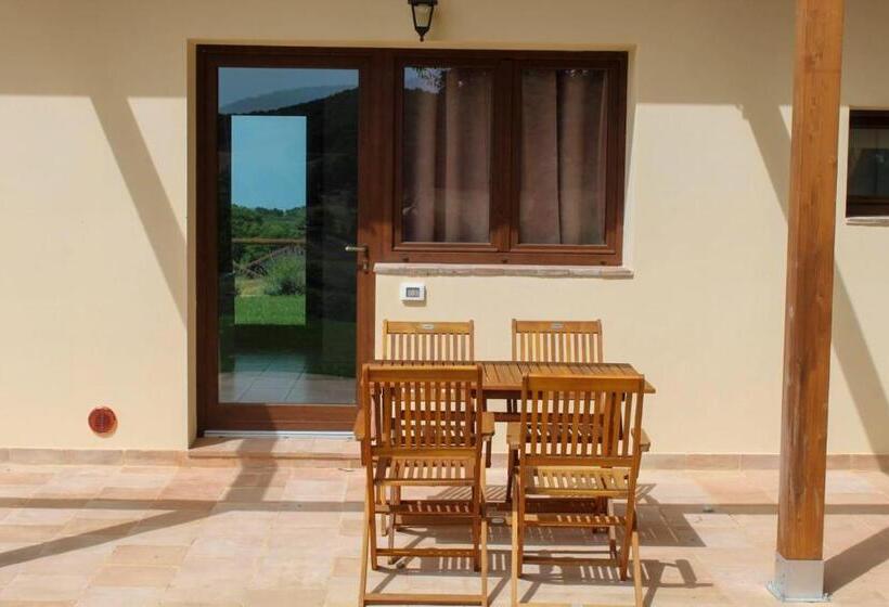 חדר סטנדרט נוף לגינה, Agriturismo Poggio Monte Saturnia