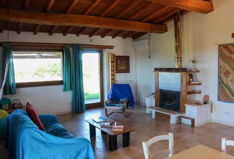 Дом 3 Спальни, Agriturismo Poggio Monte Saturnia