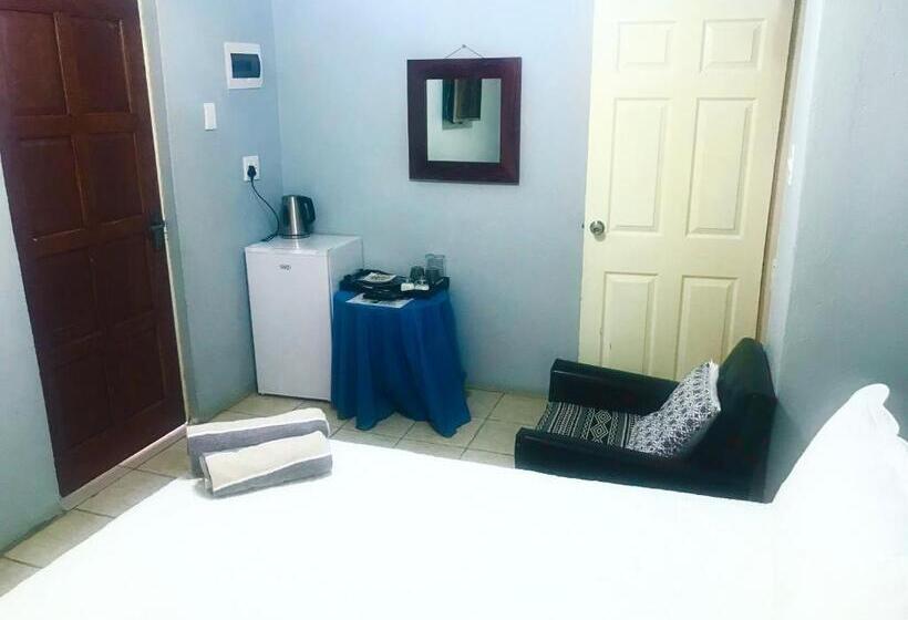 Номер Стандарт, Ankuweni Guest House