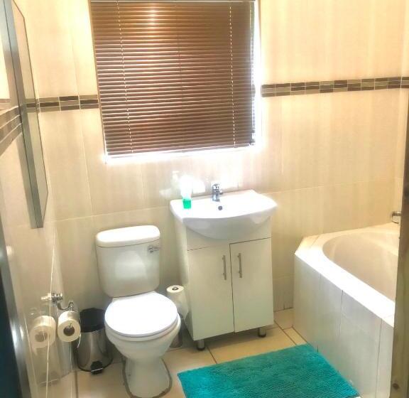 Номер Стандарт, Ankuweni Guest House