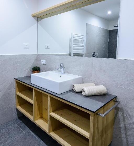 استودیوی استاندارد, Residence Stefansdorf