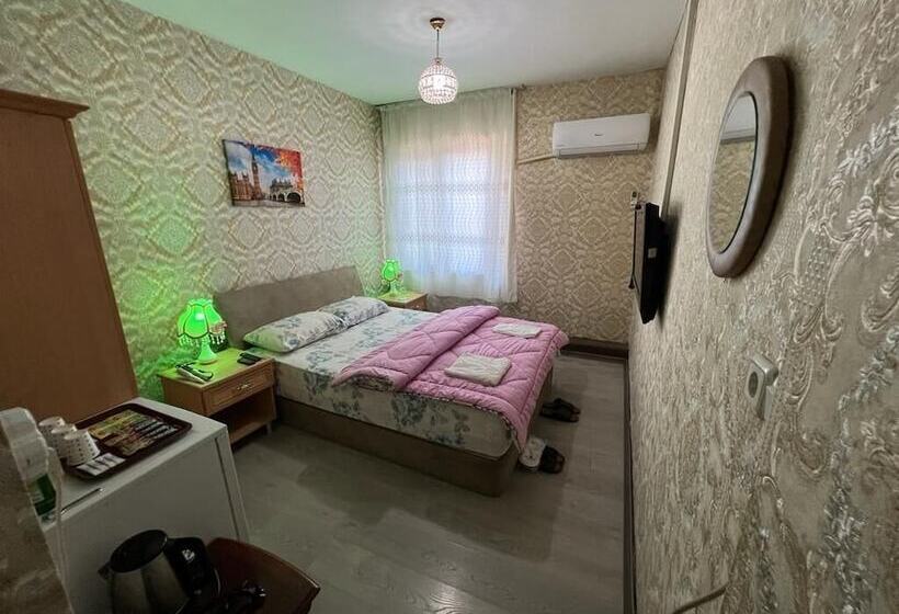 اتاق خانوادگی, Saydam Otel