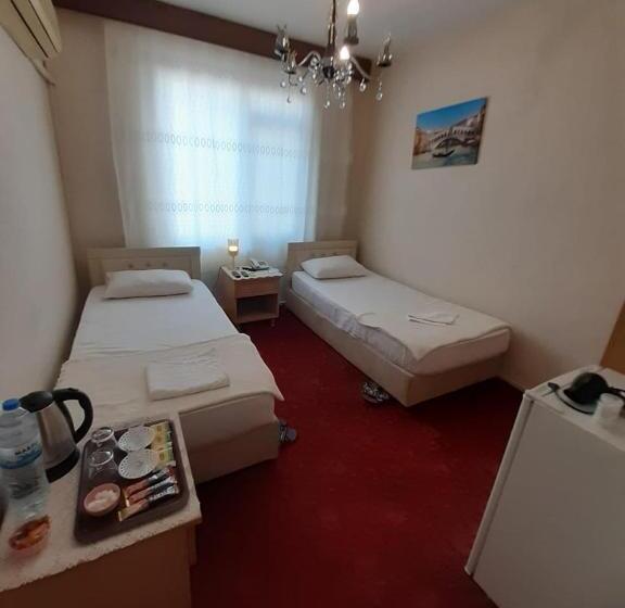 اتاق اکونومی, Saydam Otel