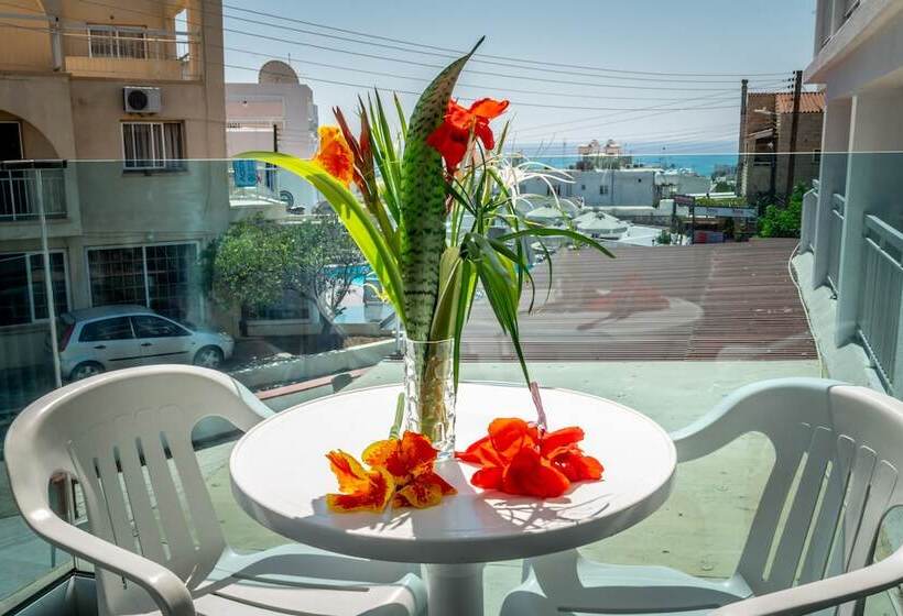 Escritório Superior, A Maos Hotel Apartments