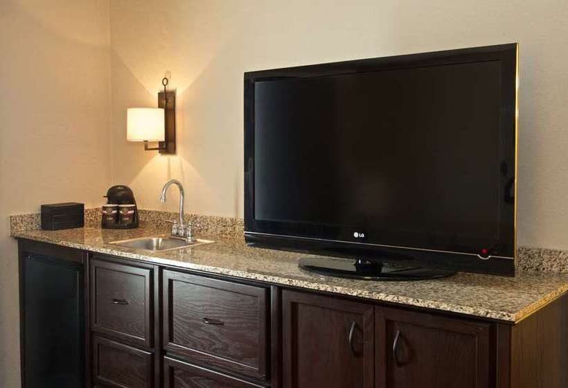 Номер Премиум, Embassy Suites By Hilton At Hot Springs Convention Center