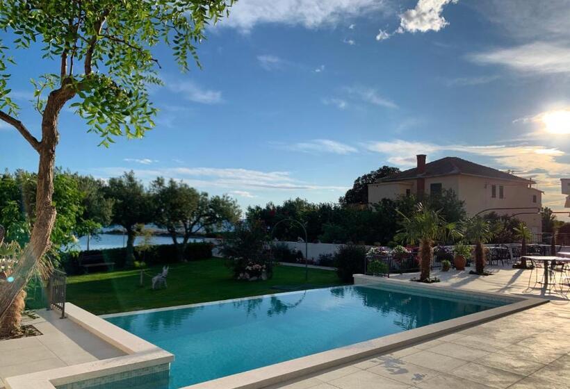 Номер Стандарт Вид на Море с Террасой, Villa Pitomcia