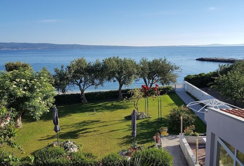 Номер Стандарт Вид на Море с Террасой, Villa Pitomcia