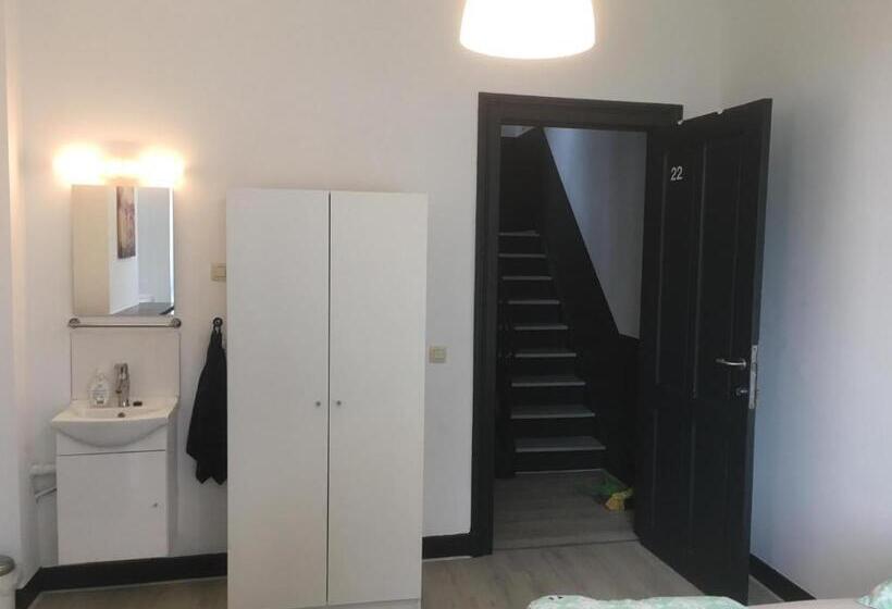 اتاق استاندارد با سرویس بهداشتی مشترک, Leonard Room