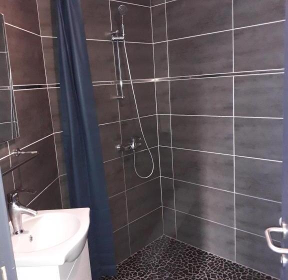 اتاق استاندارد, Leonard Room