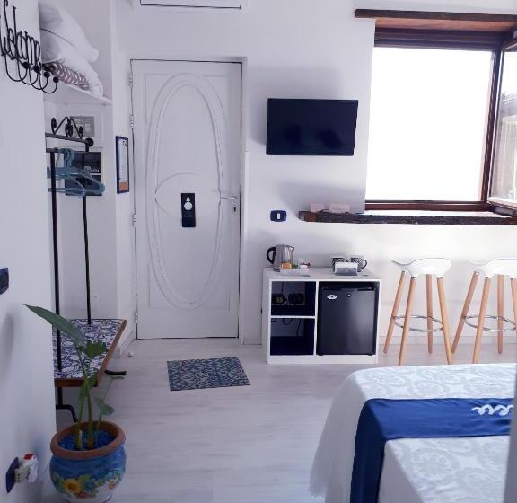 Quarto Familiar, Hill Valley View