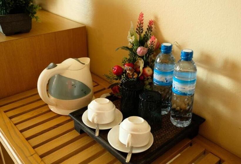 Полулюкс, Jomtien Plaza Residence
